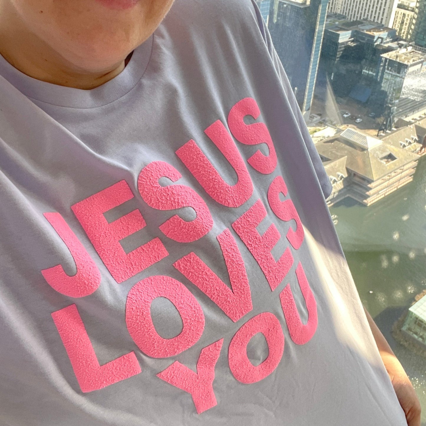 Jesus Loves You - T-Shirt